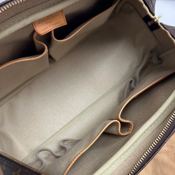 Louis Vuitton Monogram Bag . - Picture 9 of 16